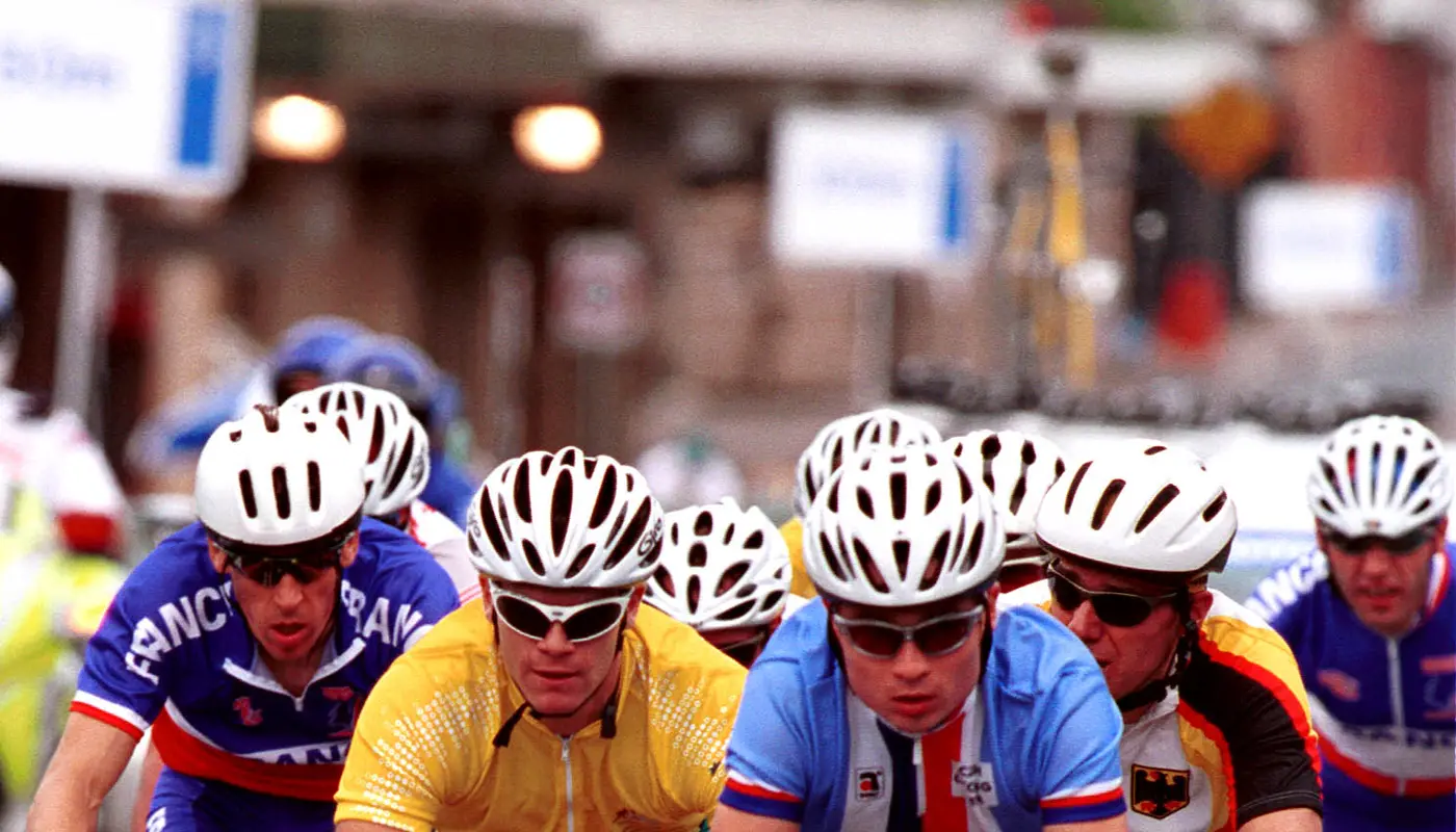 271000   Cycling road Daniel Polson peloton   3b   2000 Sydney race photo
